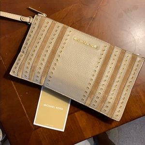 Michael-Kors pouch/wristlet